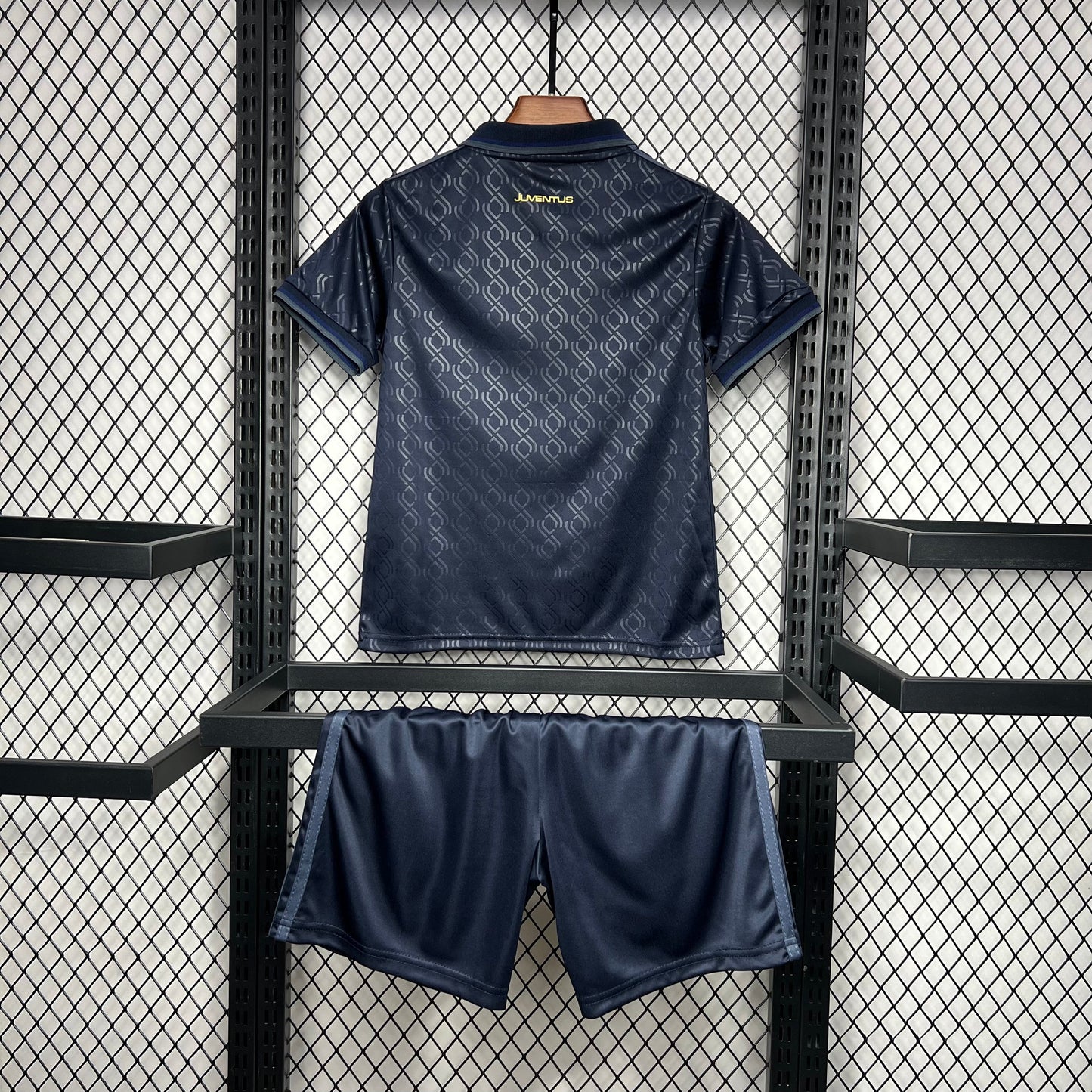 Kit Infantil Juventus 3 Reserva 24/25