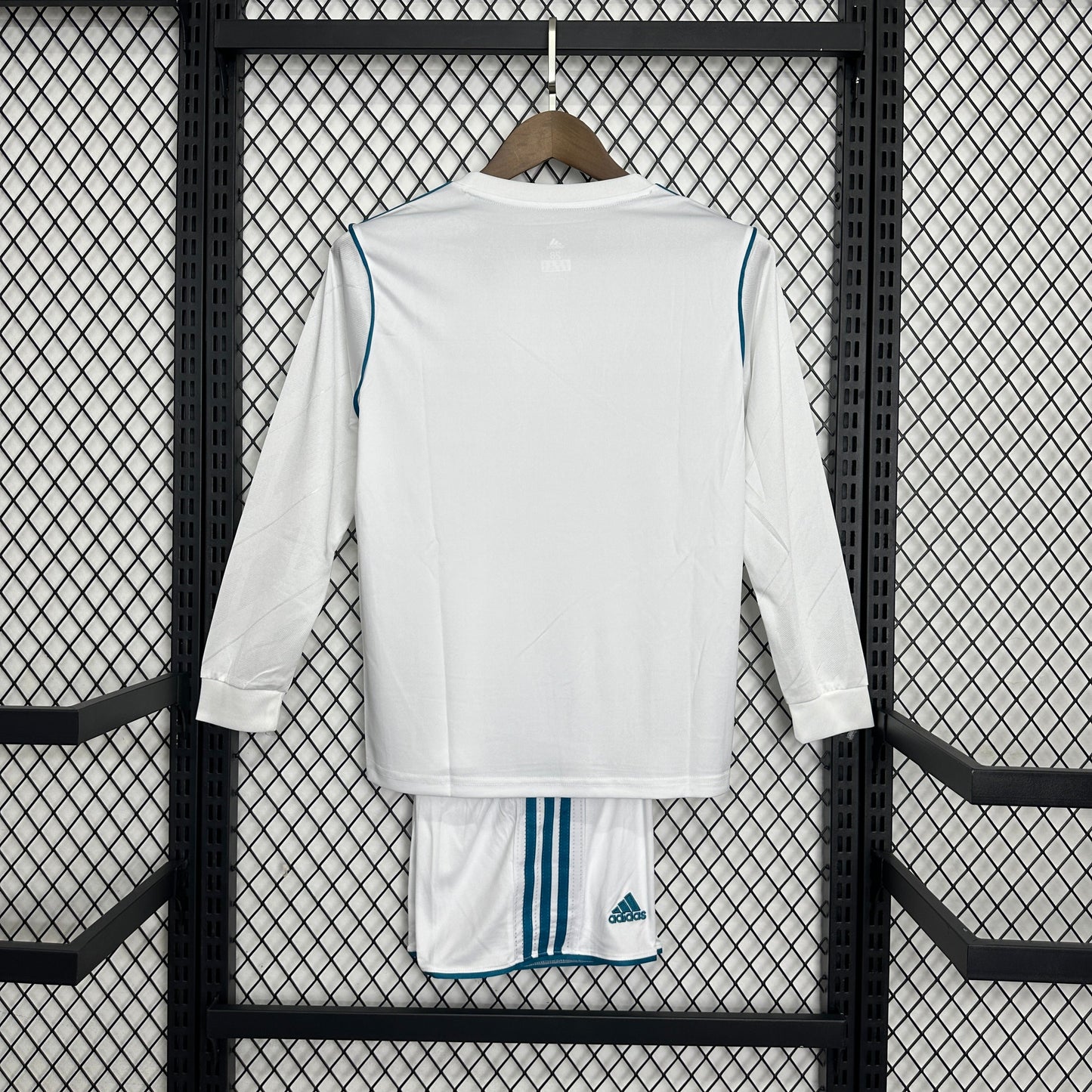 Kit Infantil Real madrid Titular Manga longa 17/18 - Versão Retrô
