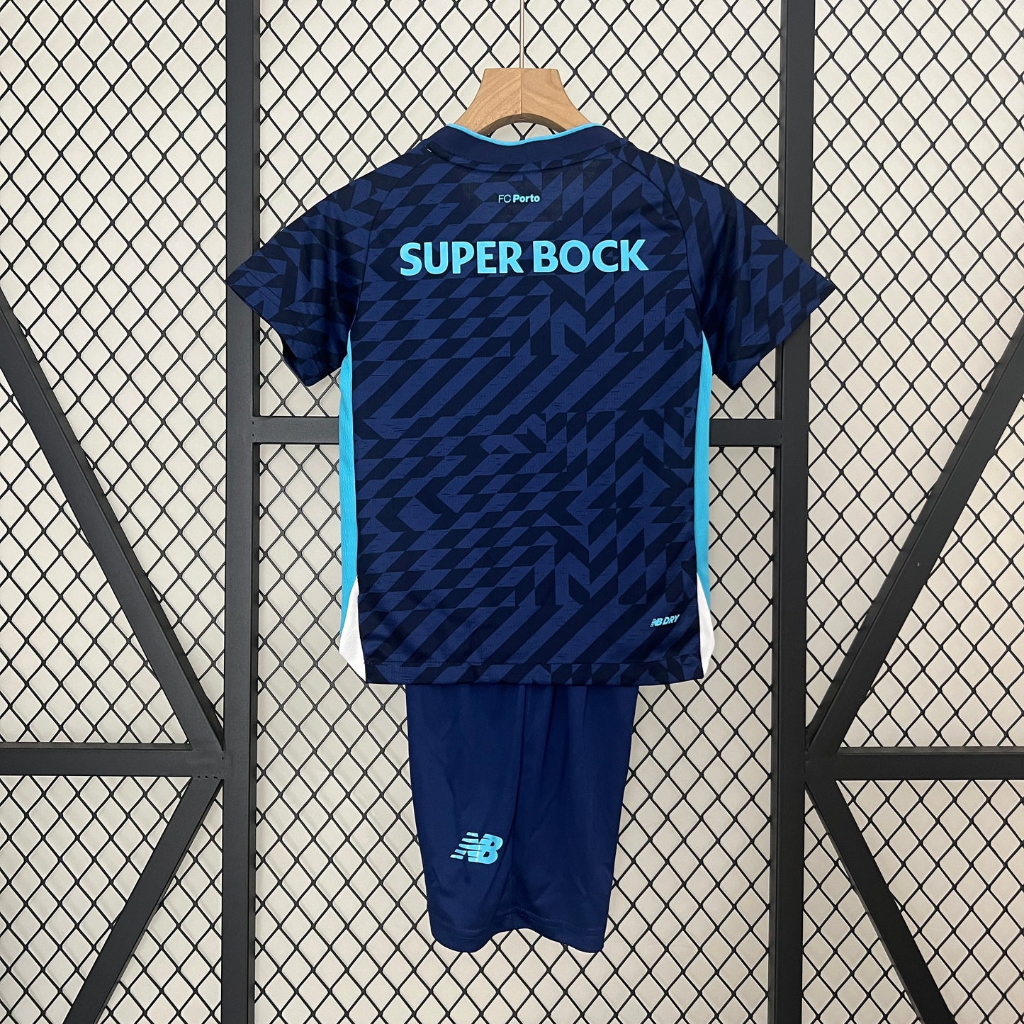 Kit Infantil Porto III 24/25