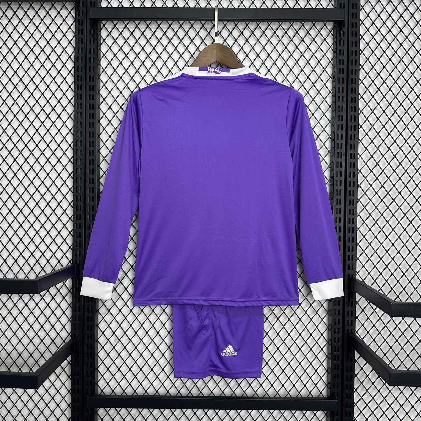 Kit Infantil Real madrid reserva Manga longa 16/17 - Versão Retrô
