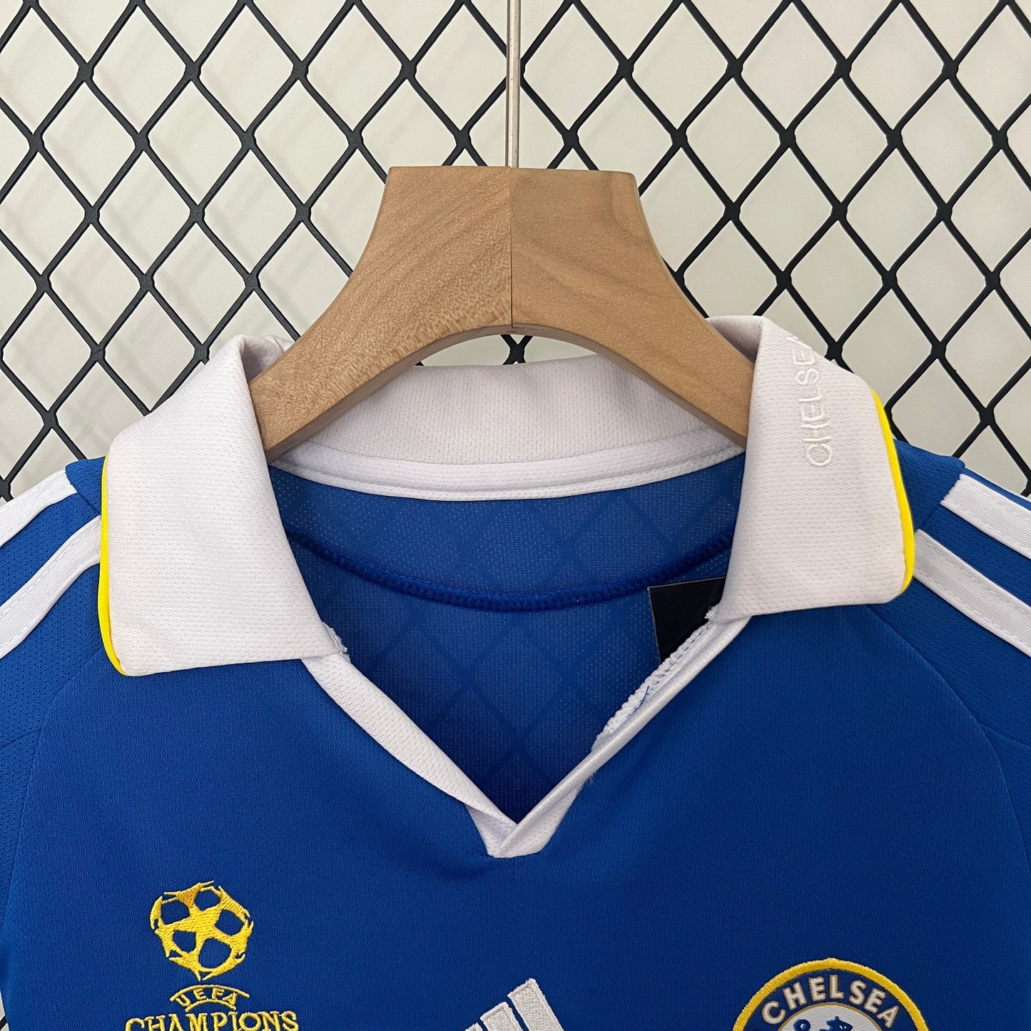 Kit Infantil Chelsea Titular Champions League 08/09 - Versão retro