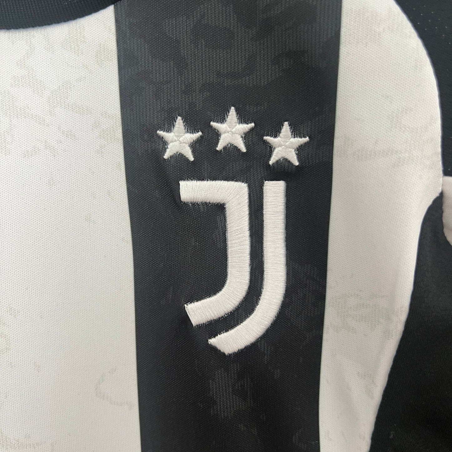Kit Infantil Juventus Titular 24/25