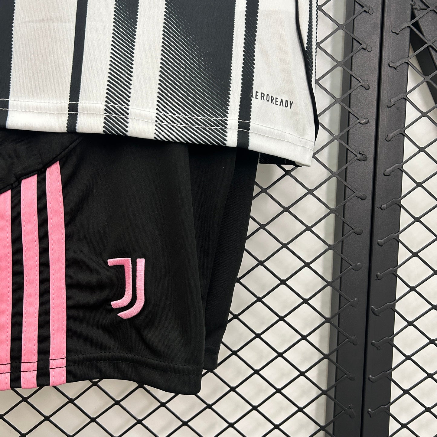Kit Infantil Juventus Titular 25/26