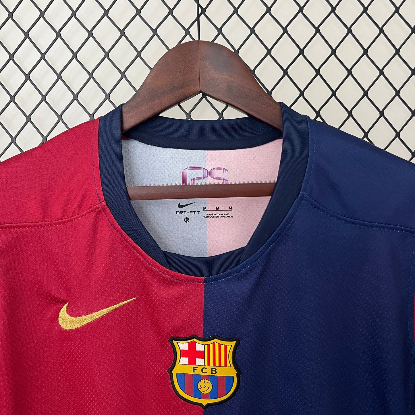 Camisa Barcelona Titular 24/25 - Versão Feminina