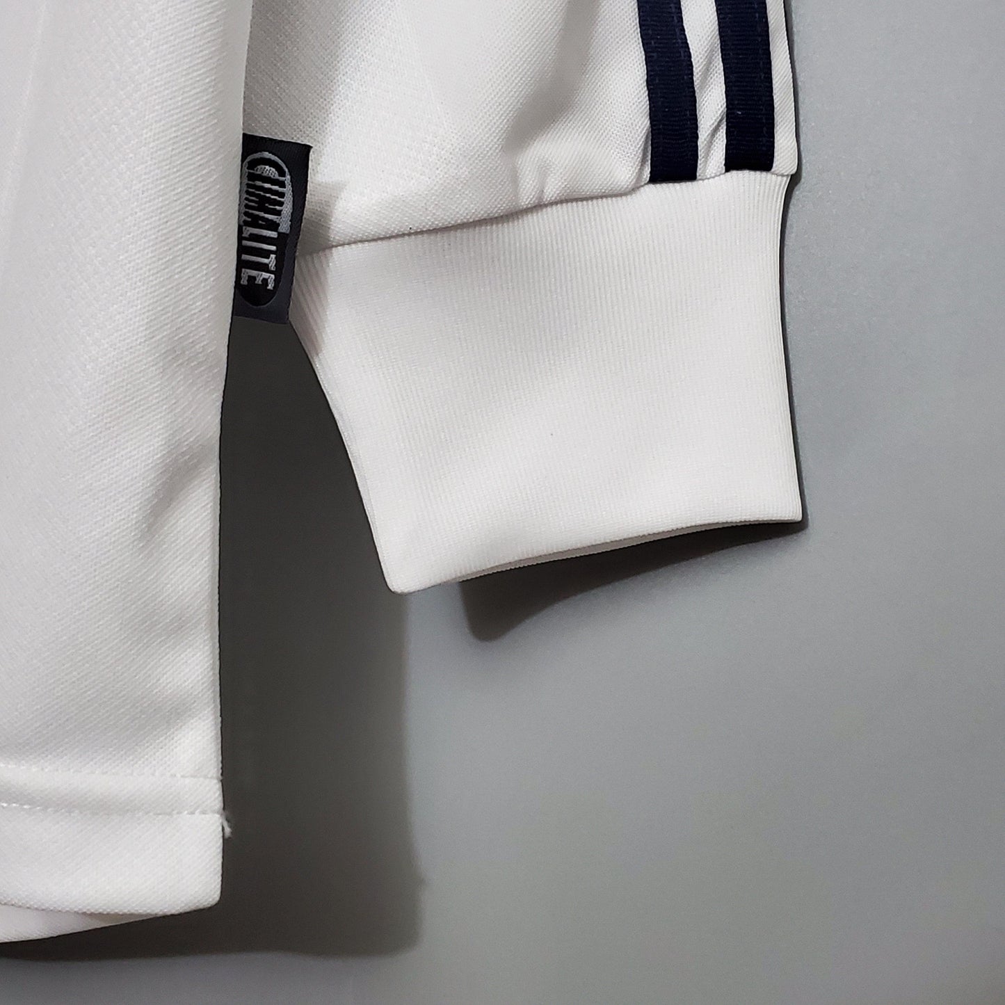 Camisa Real Madrid Titular 2002 - Versão Retro Manga Comprida - Boutique do Boleiro