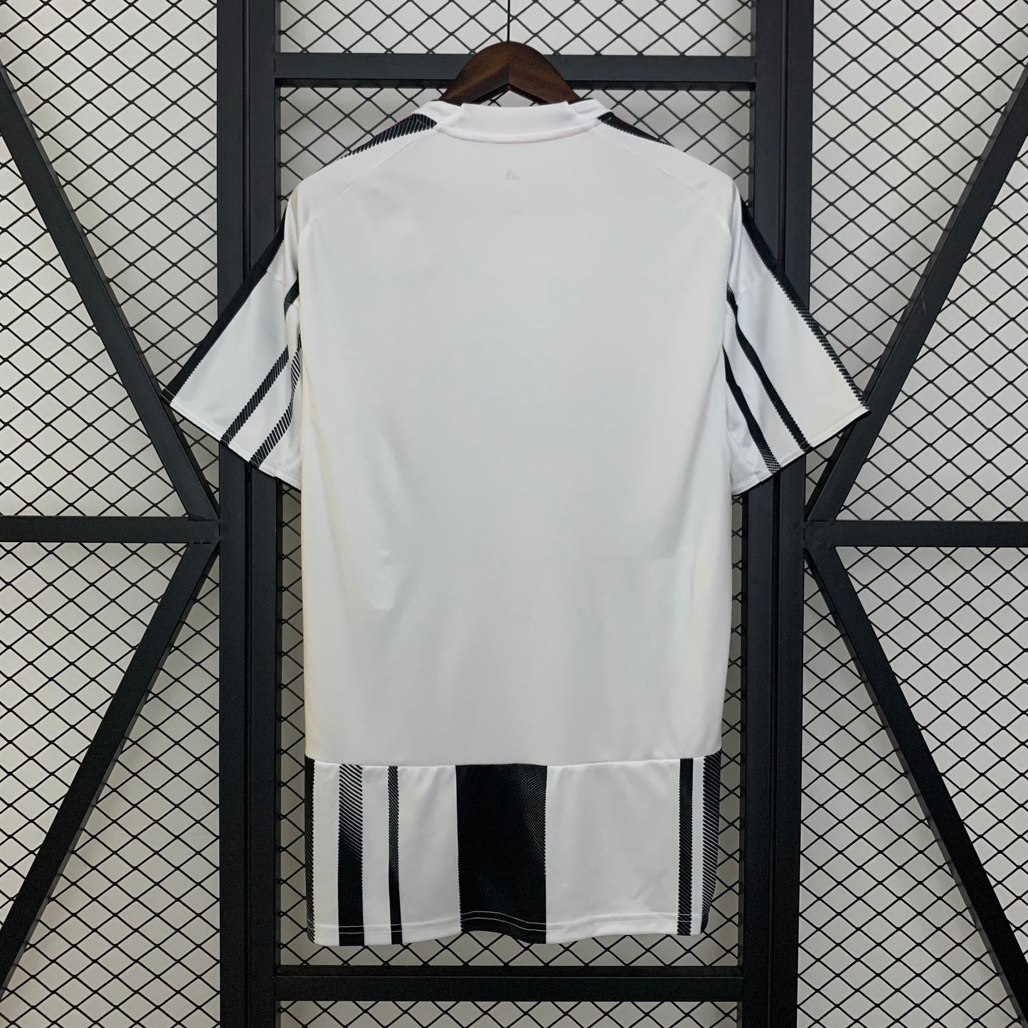 Camisa Juventus Titular 25/26 - Versão Torcedor