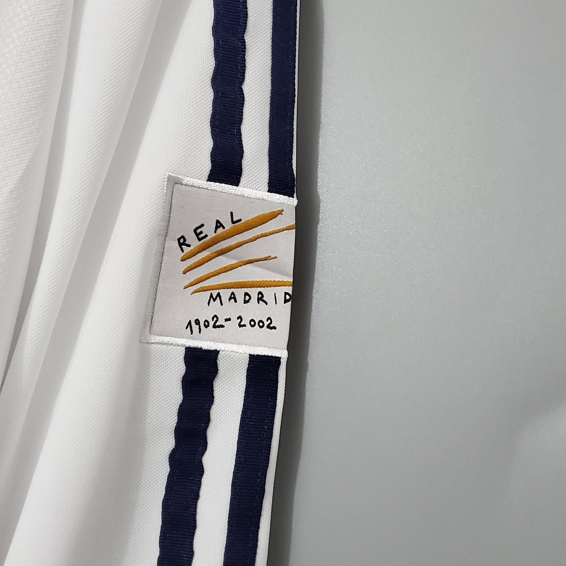 Camisa Real Madrid Titular 2002 - Versão Retro Manga Comprida - Boutique do Boleiro