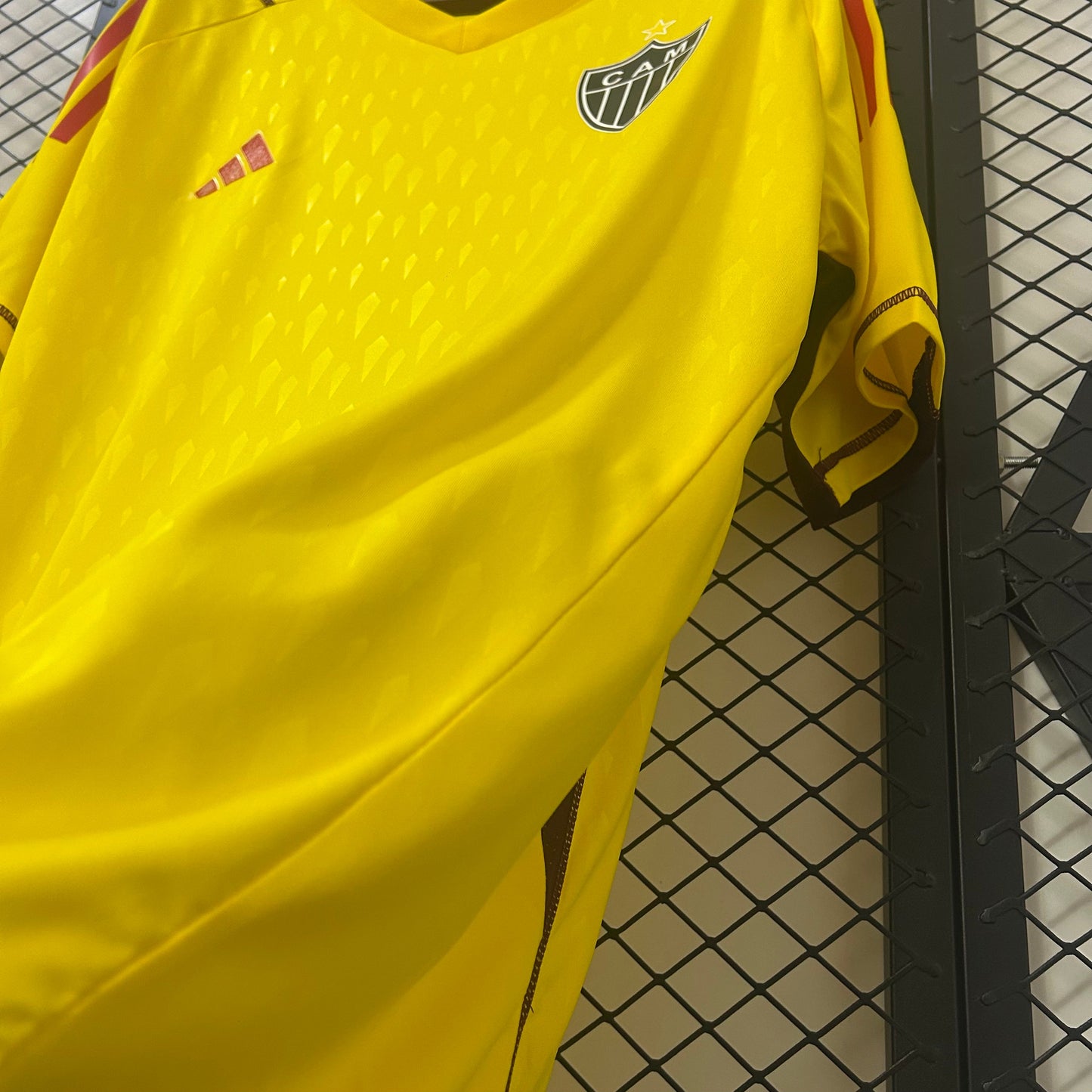 Camisa Atlético Mineiro Goleiro 24/25 - Versão Torcedor