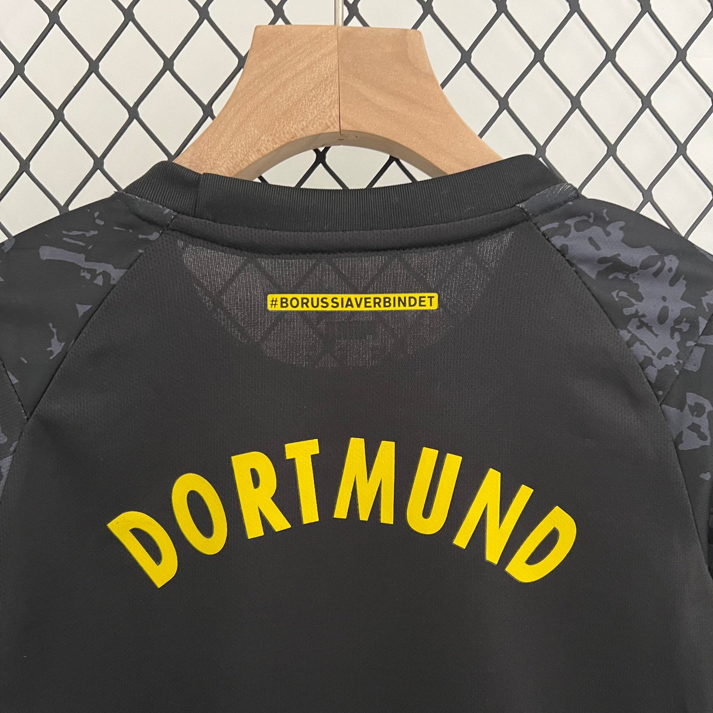 Kit Infantil Borussia Reserva 23/24