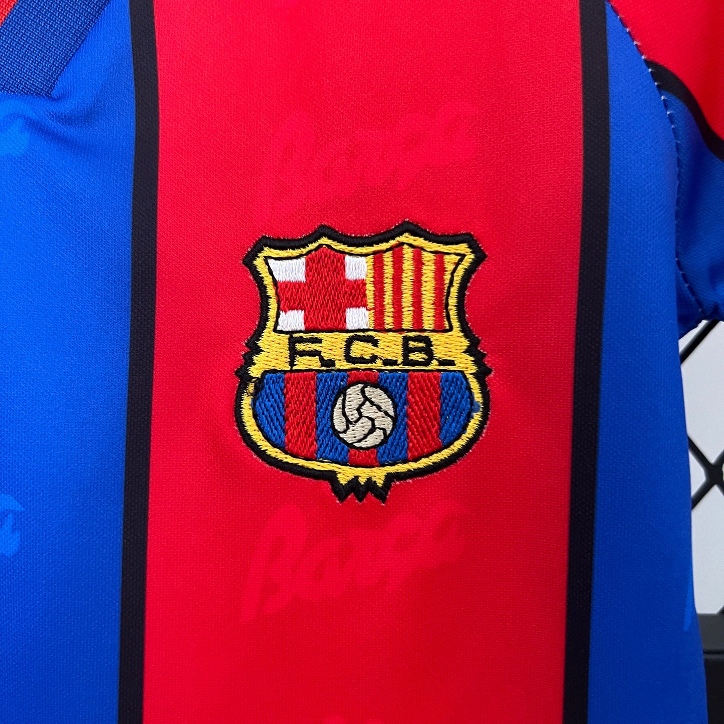 Kit Infantil Barcelona Titular 95/97 - Versão retro