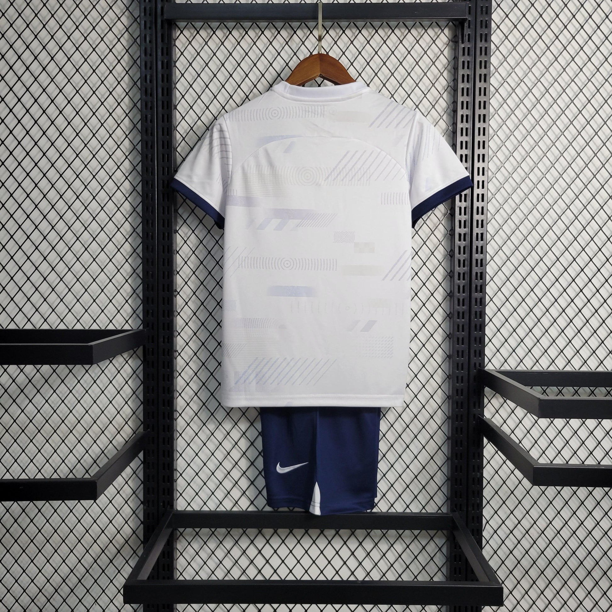 Kit Infantil Tottenham Titular 23/24 - Boutique do Boleiro