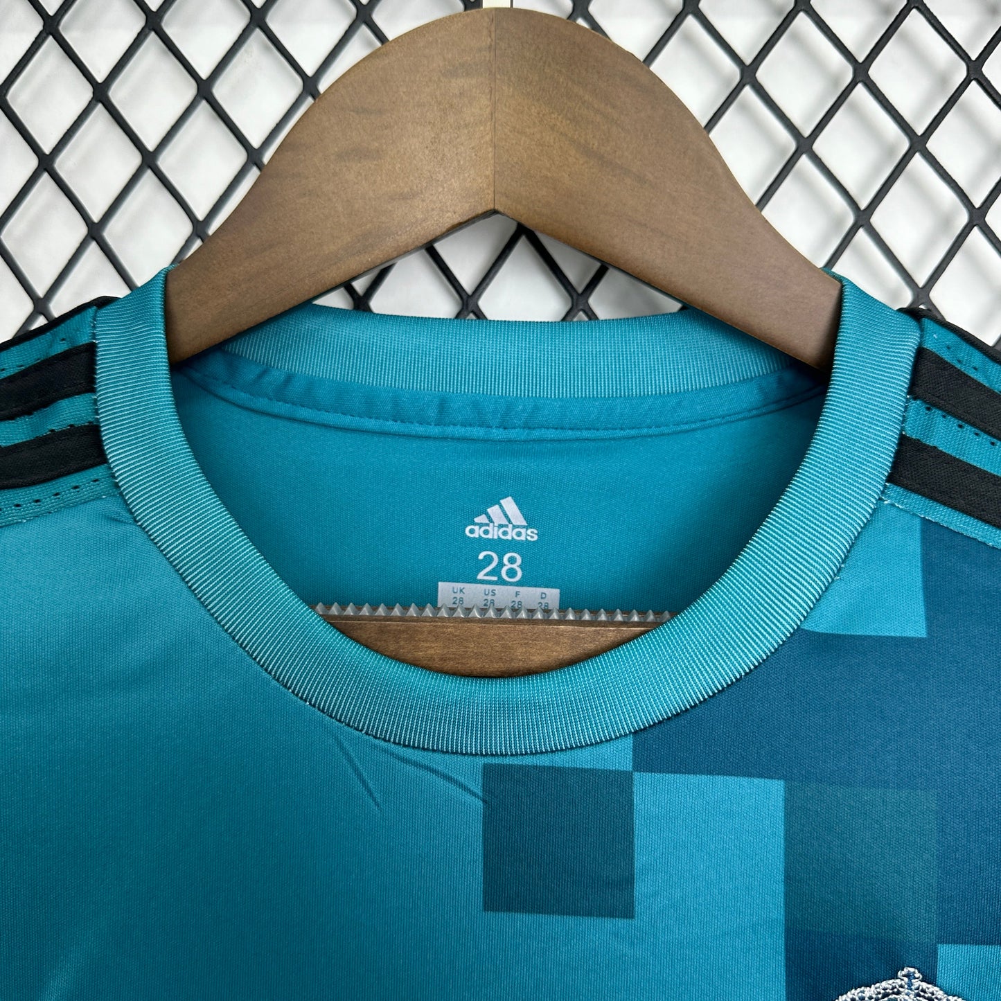 Kit Infantil Real madrid reserva Manga longa  17/18 - Versão Retrô