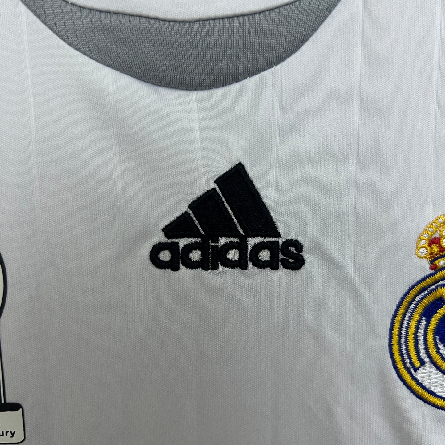 Kit Infantil Real madrid Titular 06/07 - Versão Retrô