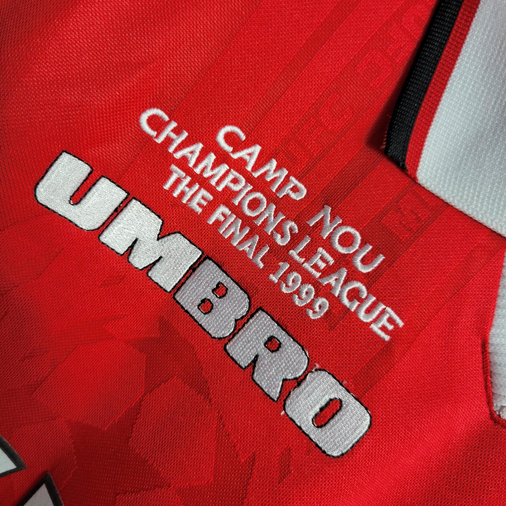 Camisa Manchester United Titular 1999 - Versão Retro - Boutique do Boleiro
