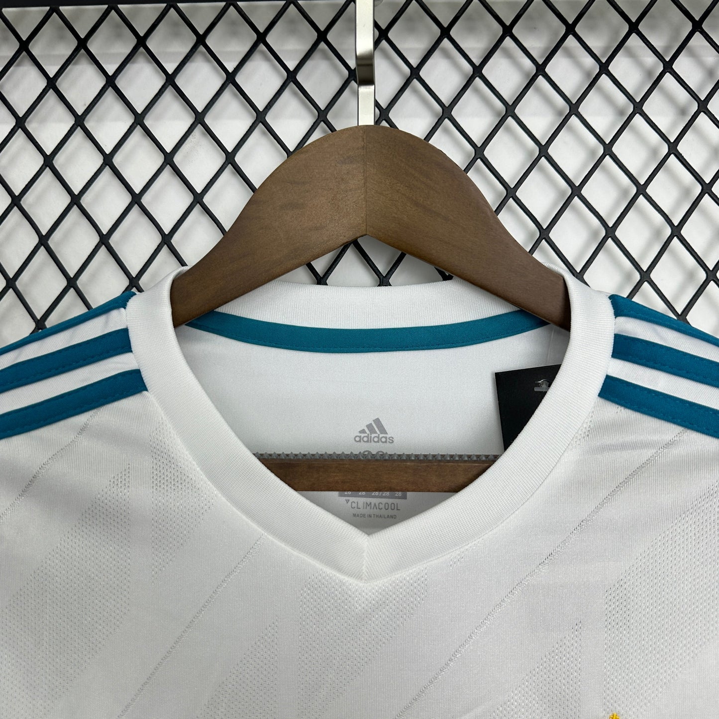Kit Infantil Real madrid Titular Manga longa  17/18 - Versão Retrô