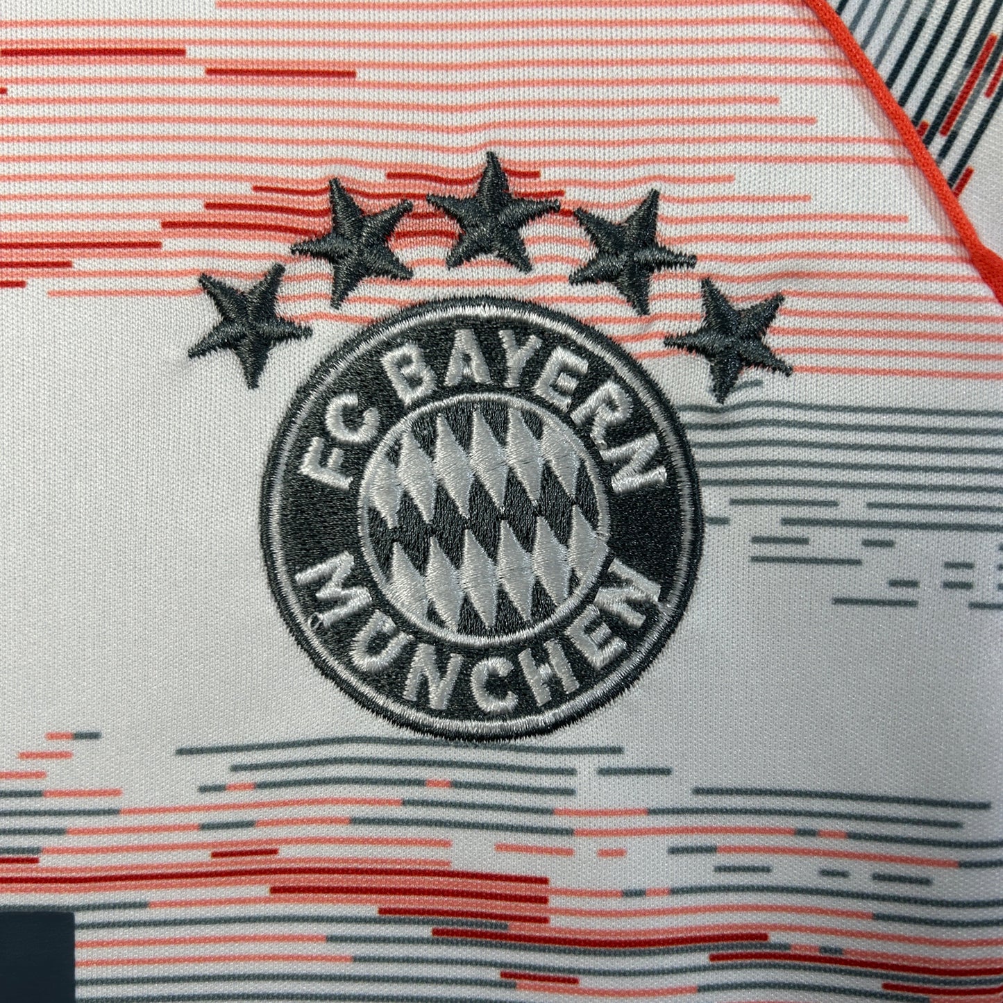 Kit Infantil Bayern Reserva 25/26