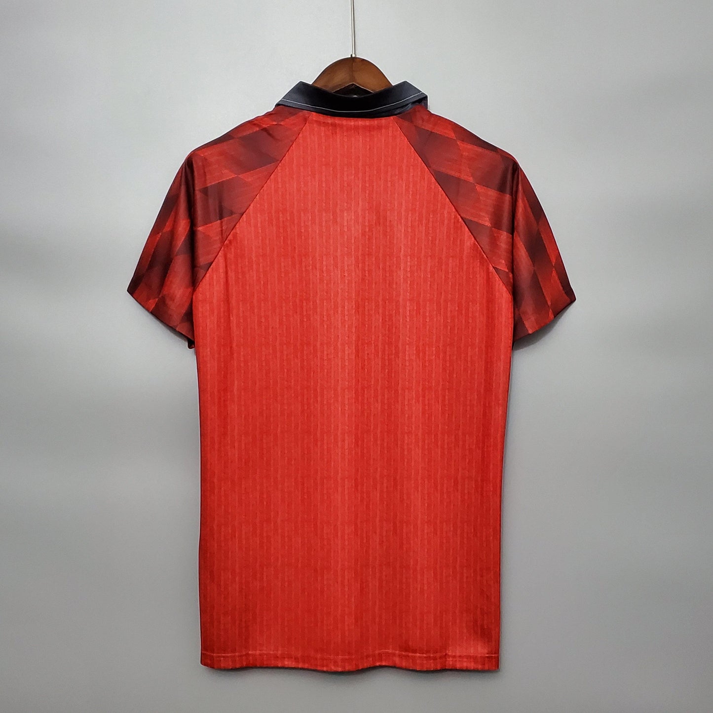 Camisa Manchester United Titular 1996 - Versão Retro - Boutique do Boleiro