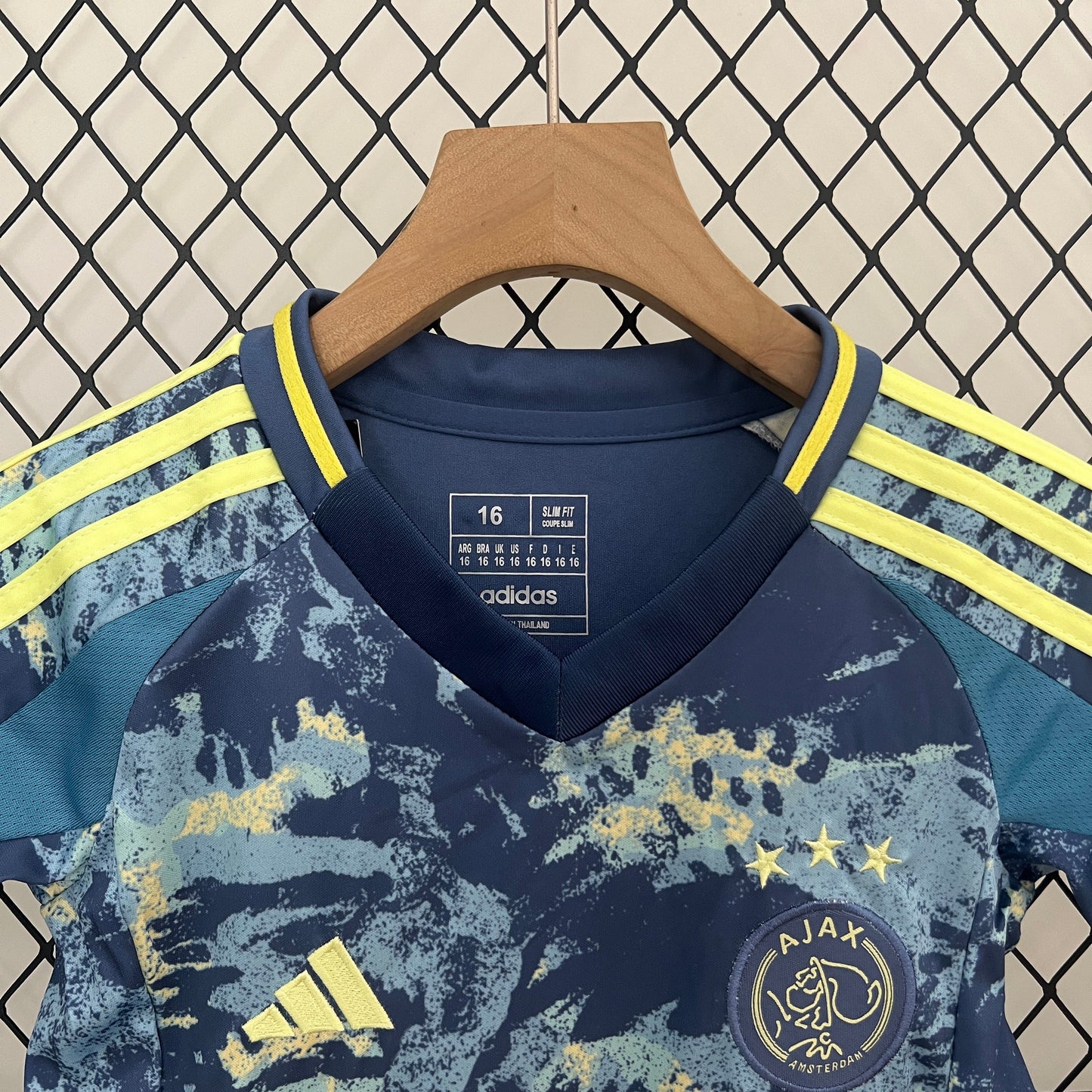 Kit Infantil Ajax Reserva 24/25